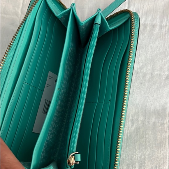 Kate Spade Tiffany Blue Wallet Vibrant Leather Design - Picture 3 of 3